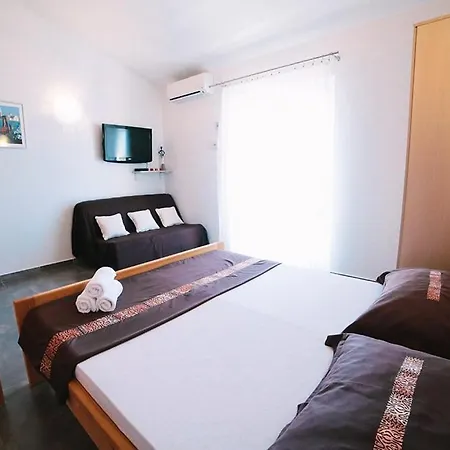 Apartment In With Sea View, Balcony, Air Conditioning, Wifi 4167-7 *