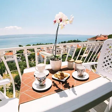 Apartment In With Sea View, Balcony, Air Conditioning, Wifi 4167-7 *